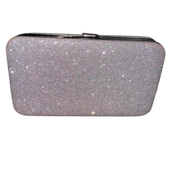 Elegant Silver Clutch Bag 5.5” X 3” With Clasp and Credit Card Holder EUC - Picture 3 of 7